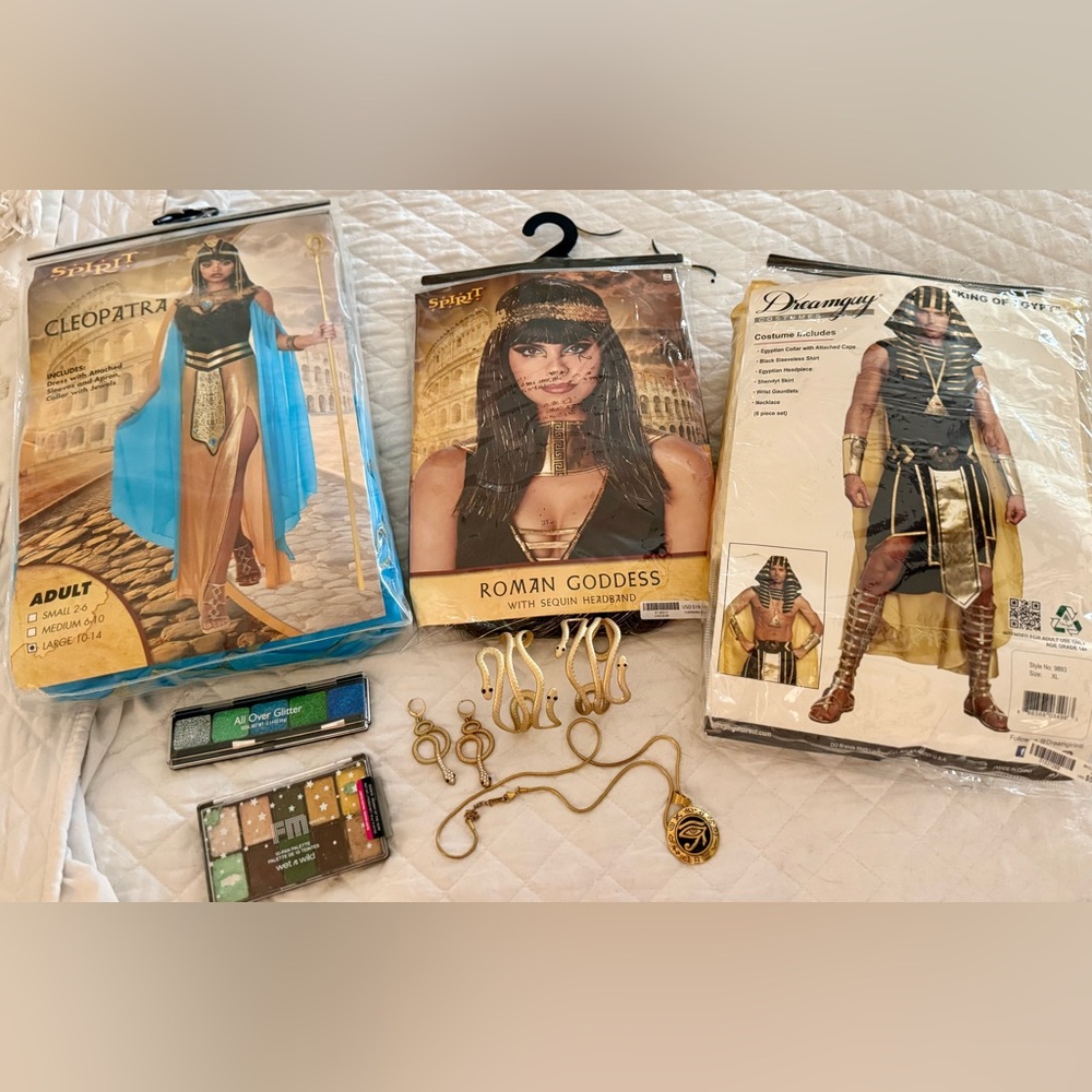 Spirit Halloween Cleopatra & King of Egypt Couples Costumes
